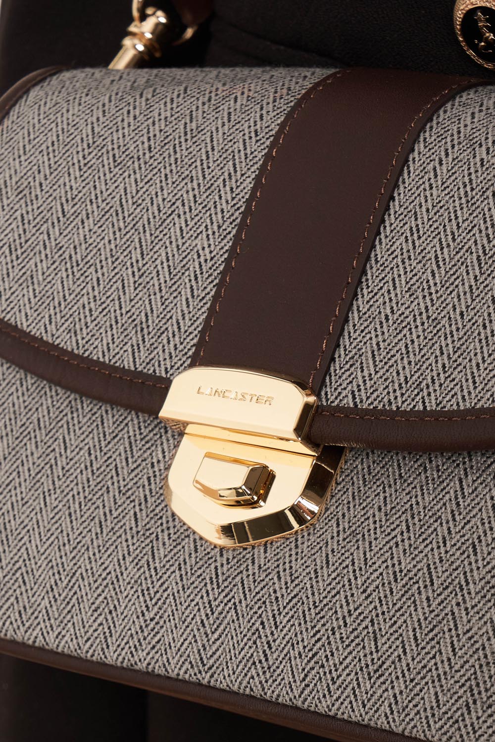 small crossbody bag - chevron fia #couleur_marron-chevron