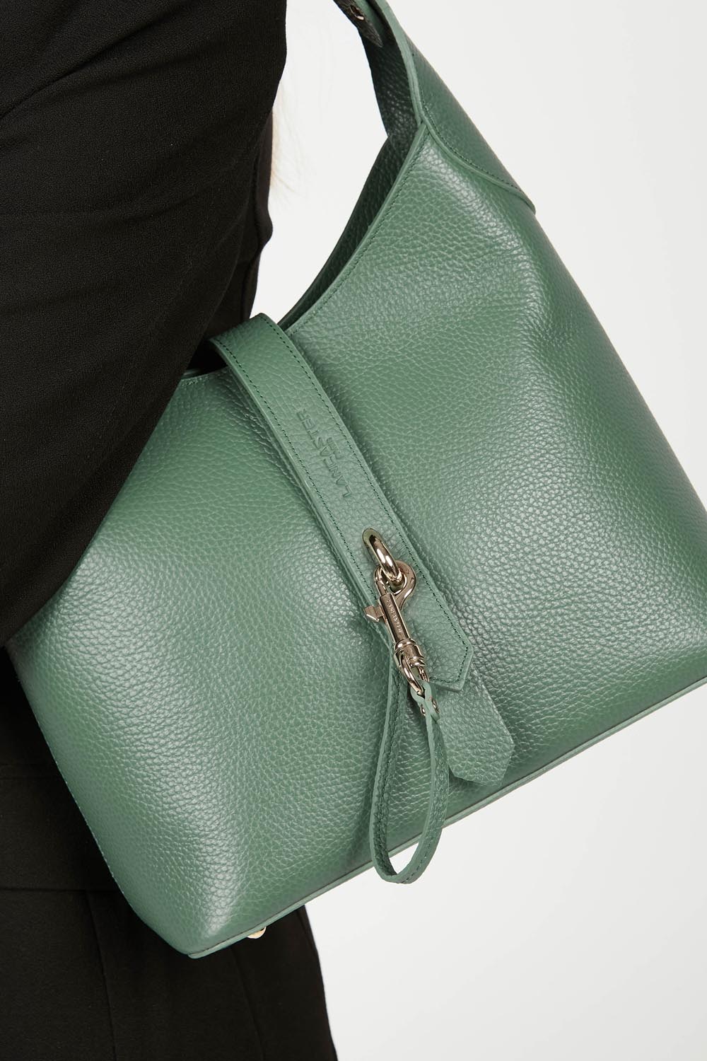 m hobo bag - foulonné double hook #couleur_vert-fort-in-or