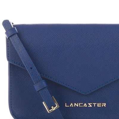 small crossbody bag - saffiano signature #couleur_bleu-fonc